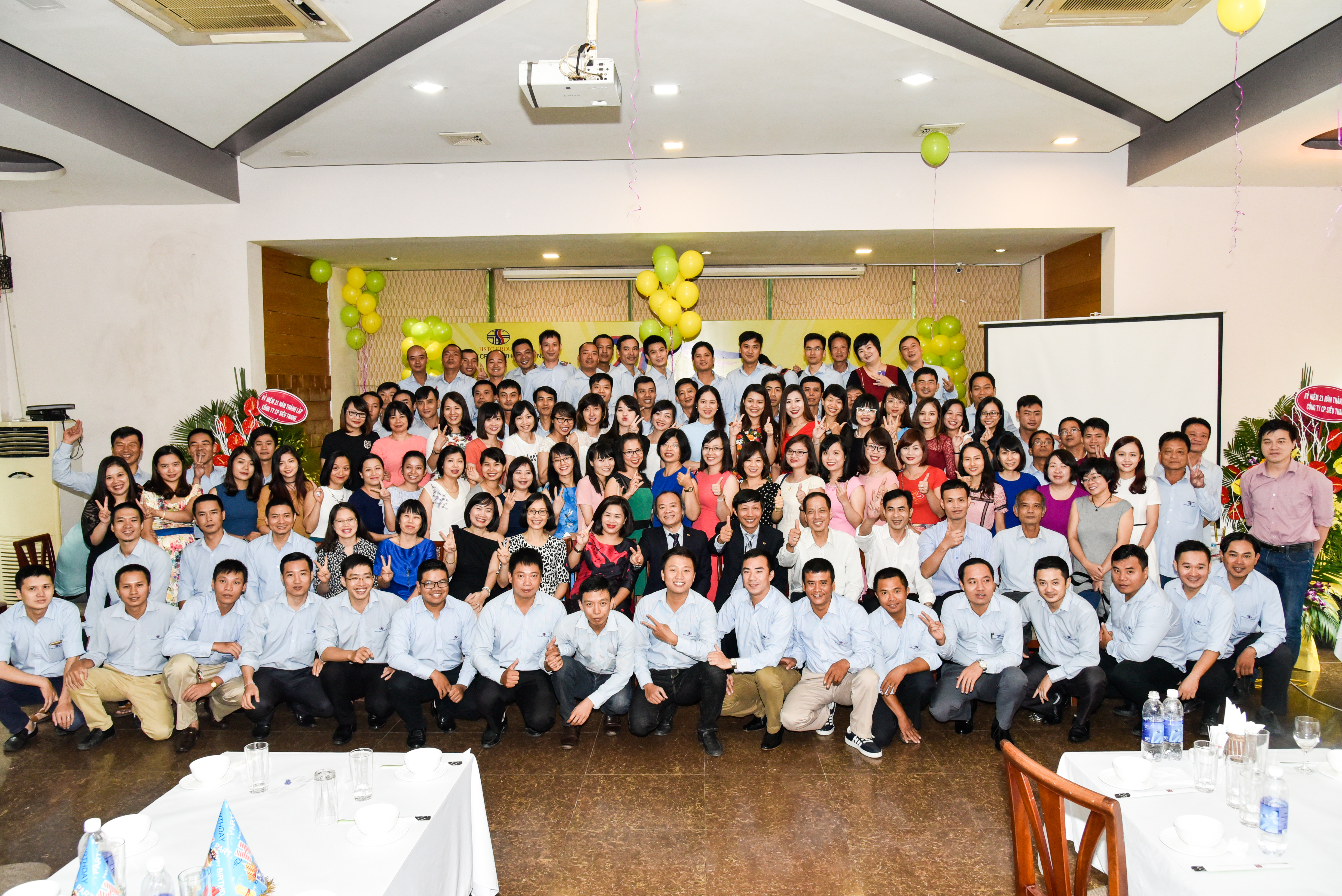 SIÊU THANH HÀ NỘI TƯNG BỪNG CHÀO TUỔI 21 SIÊU THANH HÀ NỘI TƯNG BỪNG CHÀO TUỔI 21